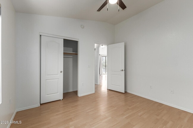 Building Photo - 2402 E 5th St