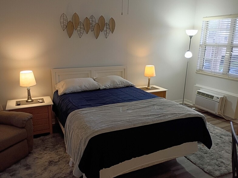 Building Photo - 10027 Perfect Dr