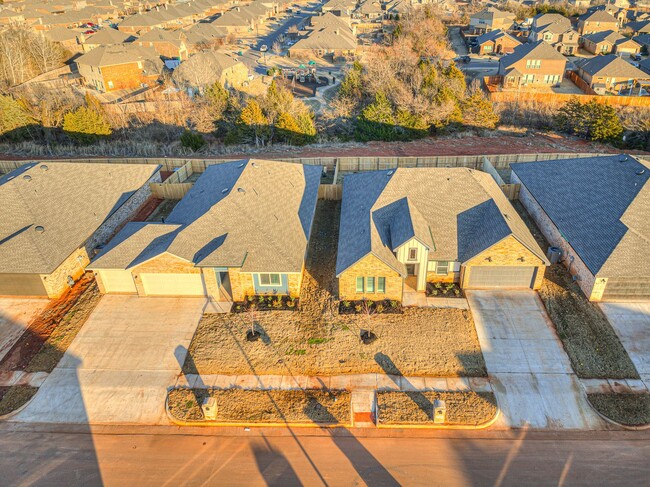 Building Photo - Newer home only minutes away from Paycom, Falling Springs Addition + Greenbelt lot + Deer Creek S...