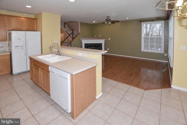 Building Photo - 43088 Shadow Terrace