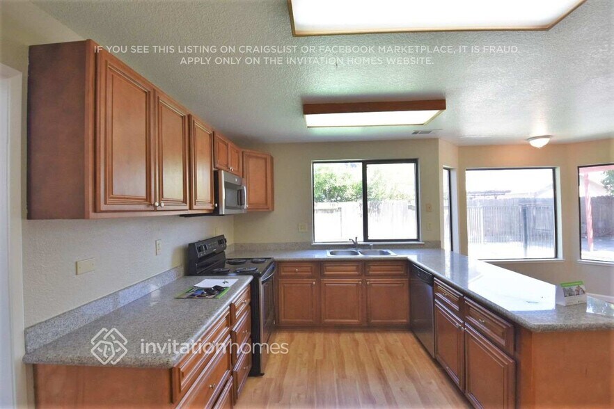 Building Photo - 1066 Eleanor Ln
