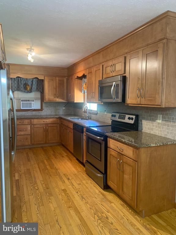 Building Photo - 110 Beech Ln