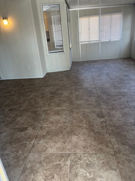 Building Photo - 18419 N 94th Dr