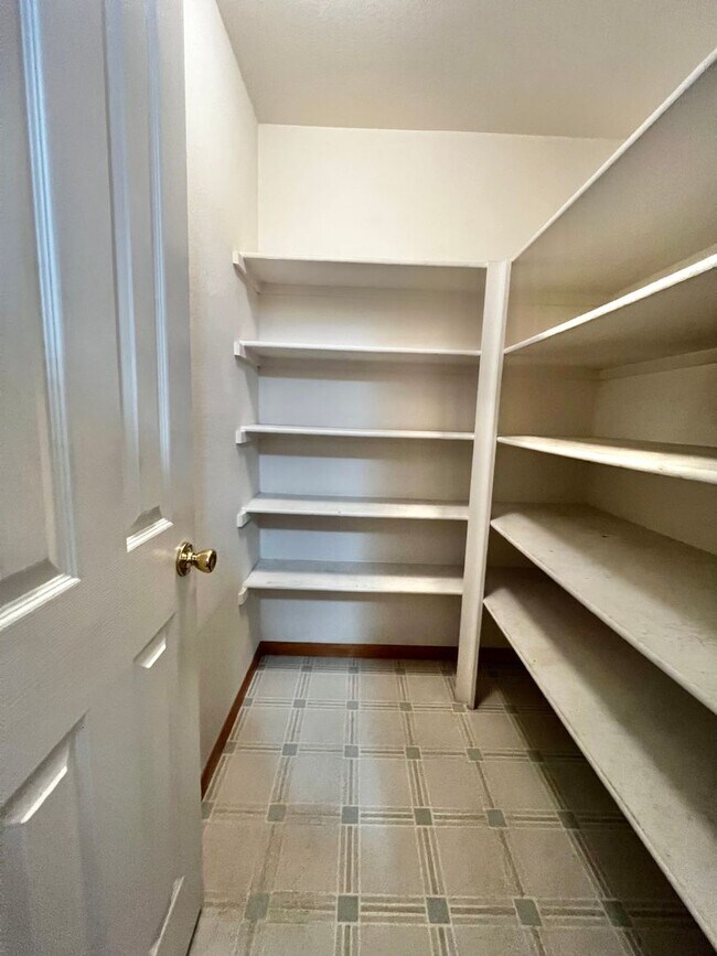 Building Photo - Charming 2-Bedroom Townhome in SW Fort Collins