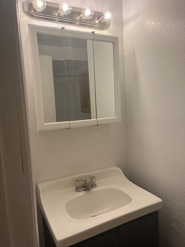 Building Photo - Charming 2 Bedroom Apartment in Mount Washington, Pittsburgh, PA