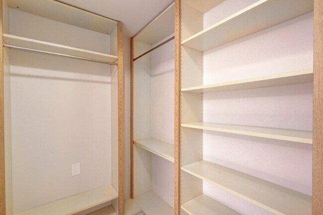 Building Photo - 2561 Village Blvd