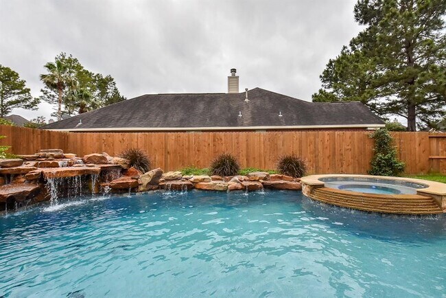 Building Photo - 18415 Little Fawn Dr
