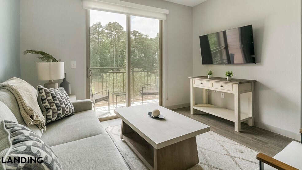 Building Photo - 20290 Park Lake View Dr