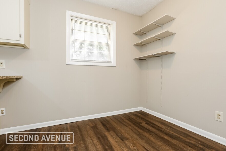 Building Photo - 2053 Chestnut Log Dr