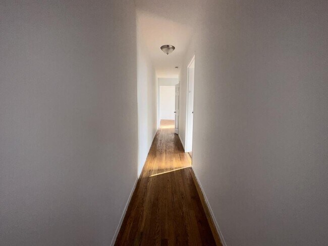 Building Photo - 312 Woodworth Ave