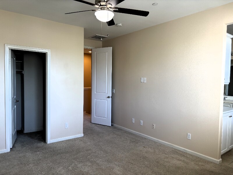 Building Photo - 44005 Arcadia Ct