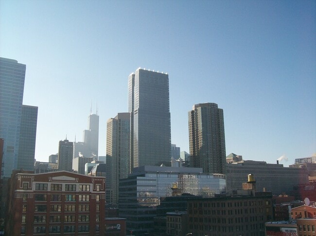 Building Photo - 600 N Dearborn St