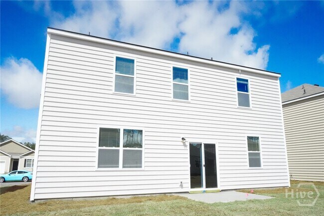 Building Photo - 102 Windrush Pnes