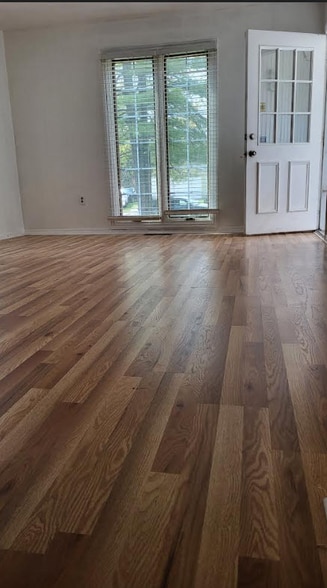 Building Photo - 2719 Narraganset Dr