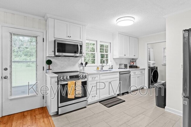 Building Photo - 2438 Apricot Ln