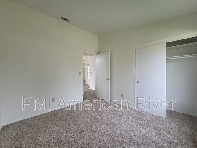 Building Photo - 1 Sorbell Ct