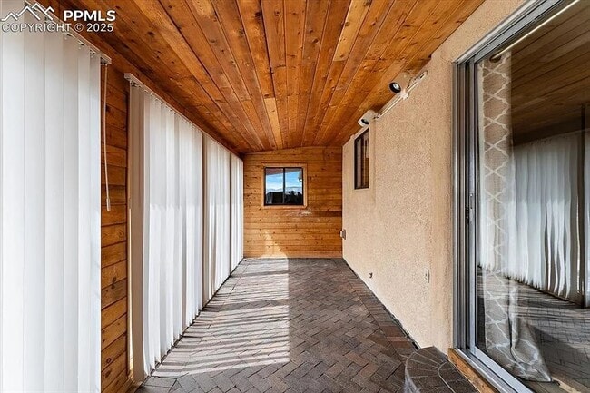 Building Photo - 497 South Avenida Del Oro E