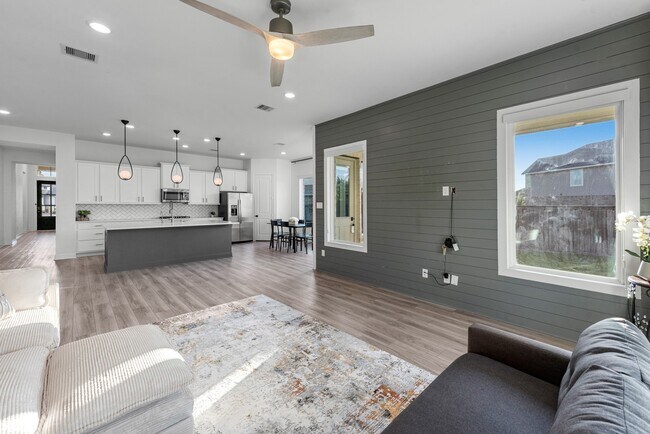 Building Photo - 19006 Sam Bass Ct