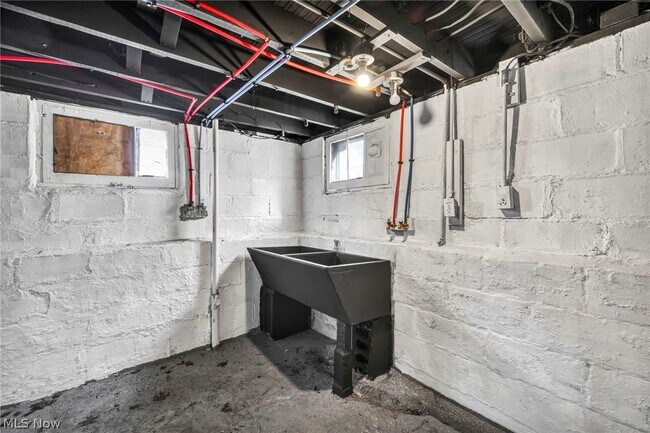 Building Photo - 4306 Buechner Ave