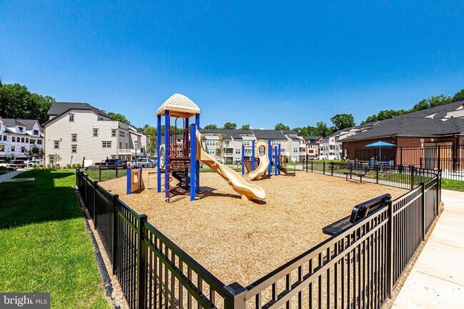 Building Photo - 3925 Fair Ridge Dr