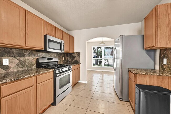 Building Photo - 3007 Apple Dale Dr