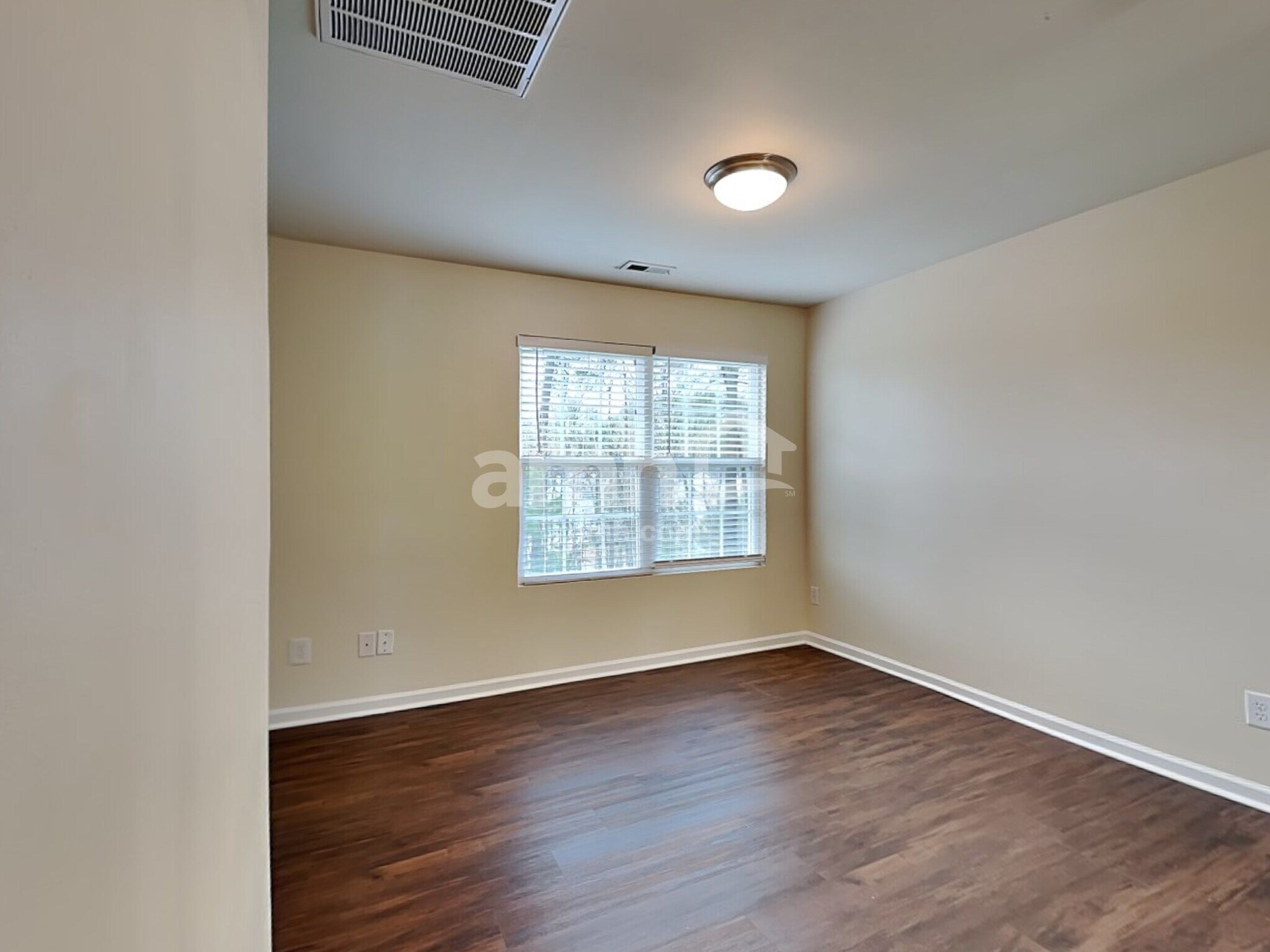 Building Photo - 3012 Cardinal Lake Dr