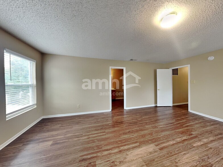 Building Photo - 14438 Banister Dr