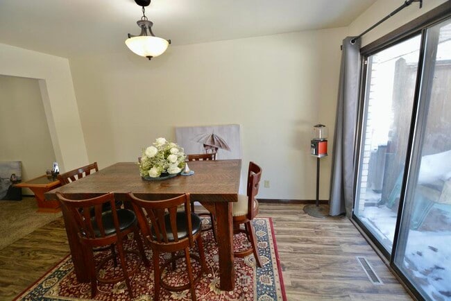 Building Photo - 716 St Johns Dr