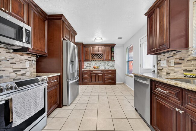 Building Photo - 4754 Lonestone Cir