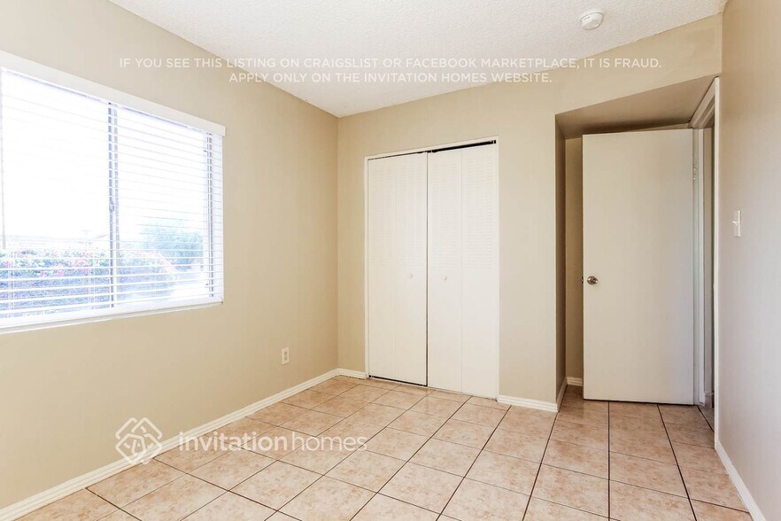 Building Photo - 5902 W Mitchell Dr