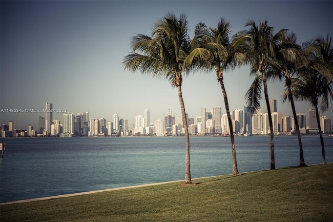 Building Photo - 19216 Fisher Island Dr