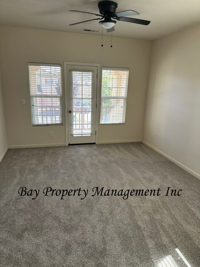 Building Photo - **Beautiful 4 Bedroom Home Overlooking Twin Creeks Golf Course**