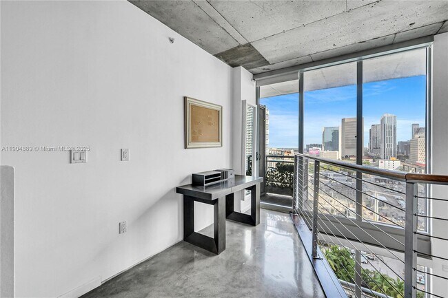 Building Photo - 690 SW 1st Ct