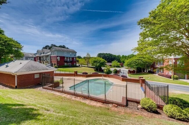 Building Photo - 6001 Brookside Oak Cir