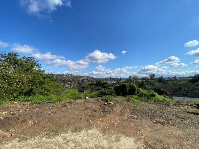 Building Photo - New Build (2022)!! 4BD/2BA, Great Views!!