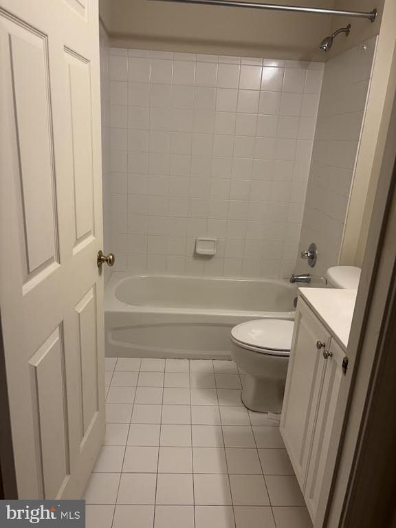 Building Photo - 43725 Banshee Heights Terrace