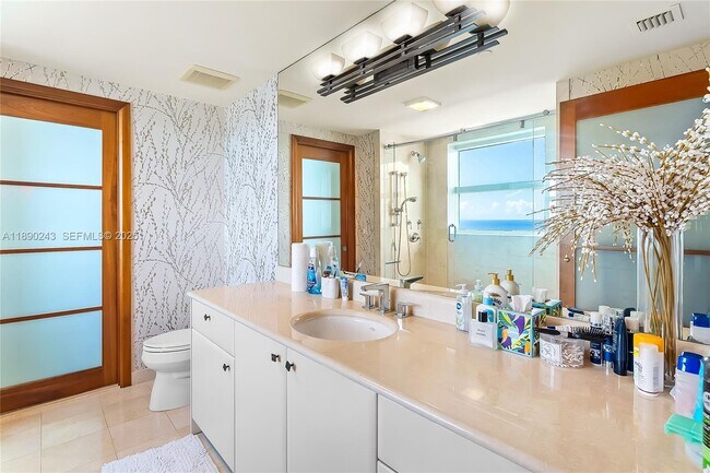 Building Photo - 2110 N Ocean Blvd