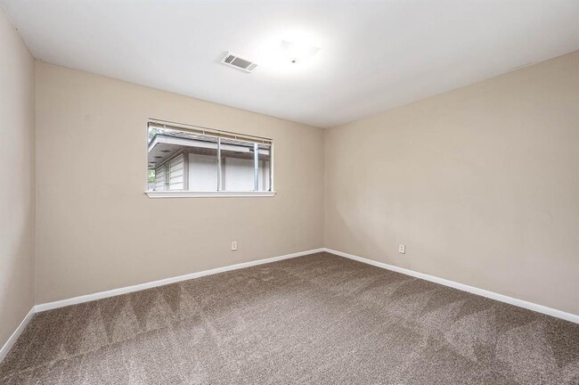 Building Photo - 10715 Elmdale Dr