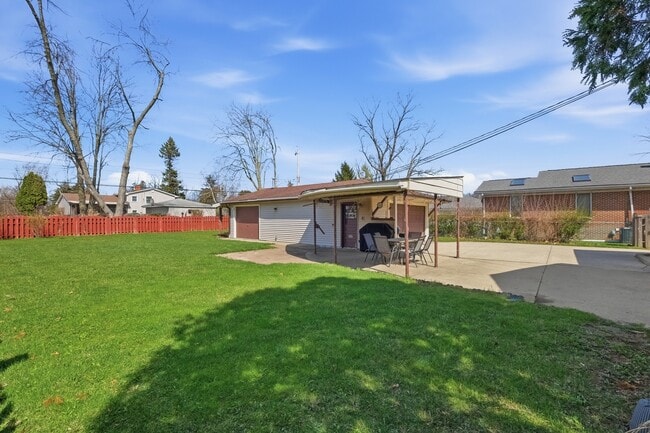 Building Photo - 1506 W Palm Dr