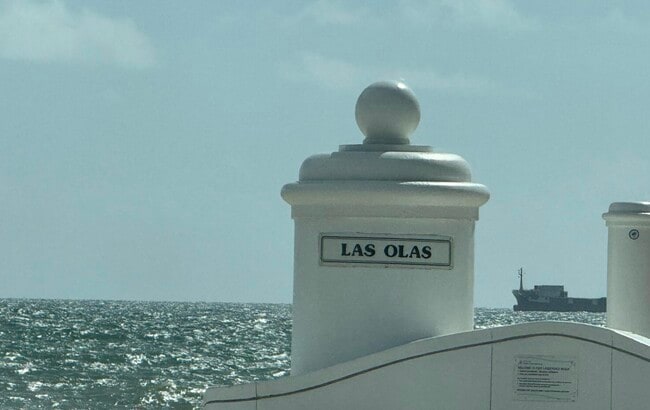 Building Photo - 200 S Birch Rd