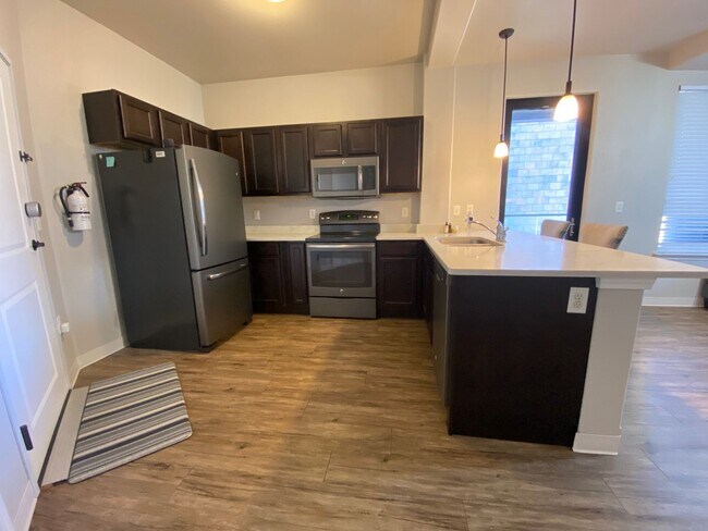 Building Photo - $1,500 | 1 Bedroom, 1 Bathroom Condo | No ...