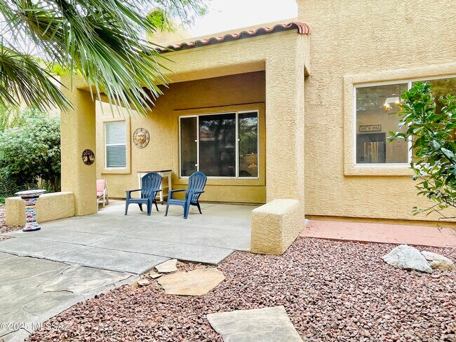 Building Photo - 12683 N Sleeping Coyote Dr