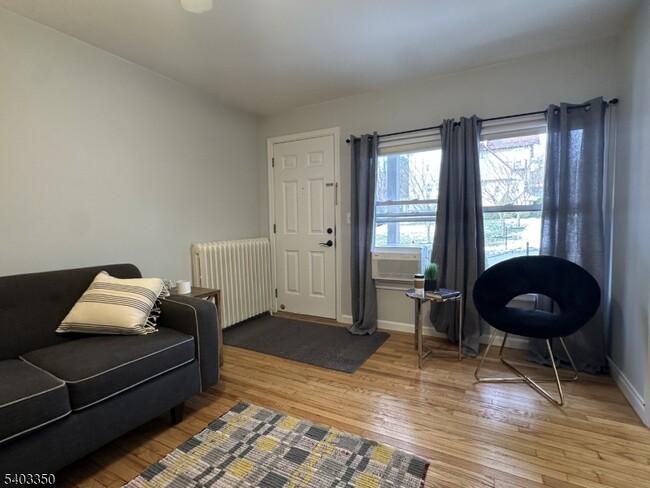 Building Photo - 39 N Mountain Ave