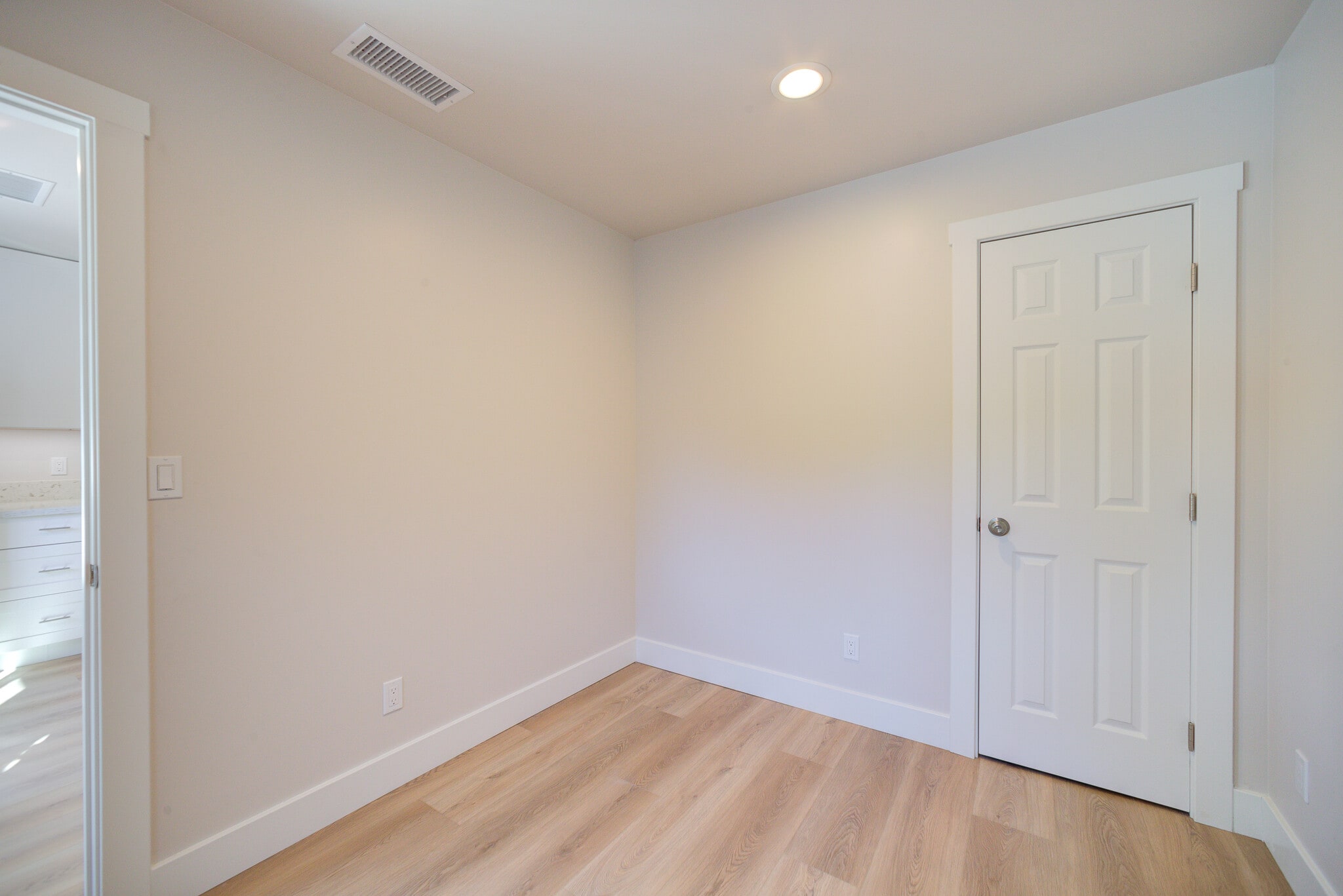 Building Photo - 1282 W Newport St