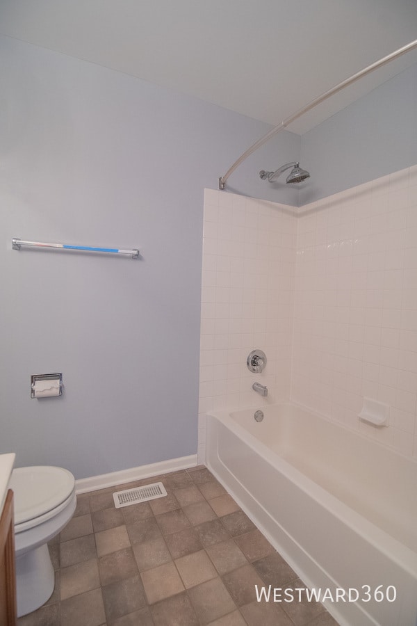 Building Photo - 2486 Golf Ridge Cir