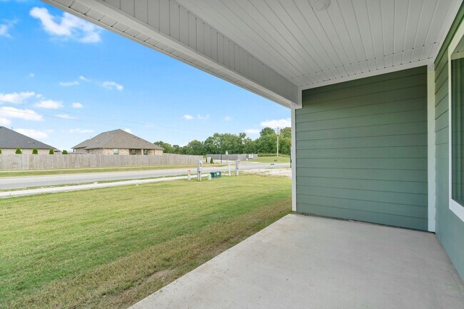 Building Photo - Brand-New 3 Bedroom Home in Prairie Grove! Move-in Ready!