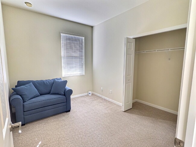 Building Photo - New Rental Available in Stoneybrook at Venice!