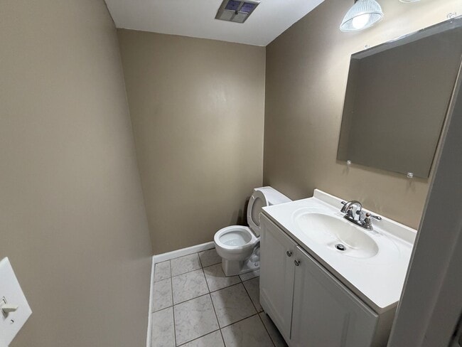 Building Photo - 103 Wenwood Cir