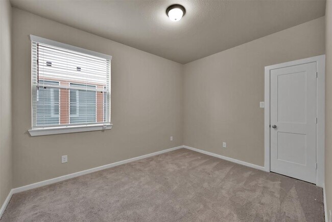 Building Photo - 543 Longleaf Pine Dr