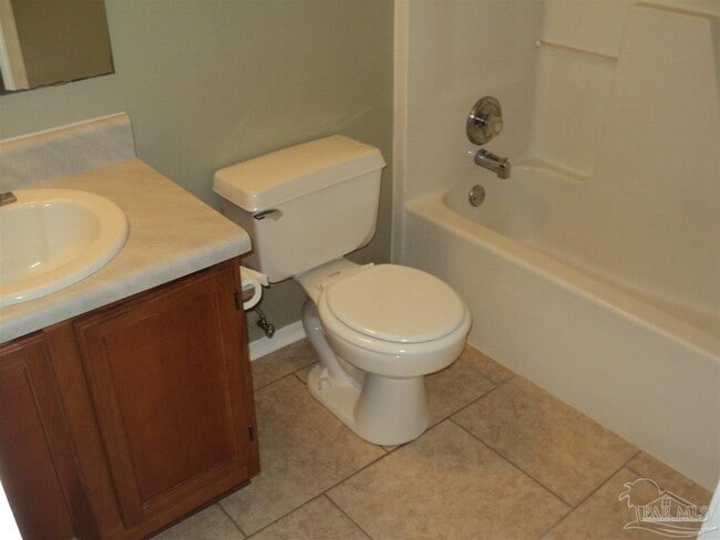 Building Photo - 417 Oak Knoll Ln